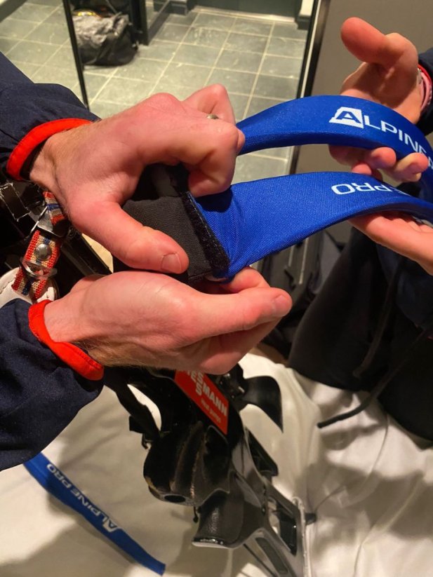 Designový převlek biathlonových popruhů - PINGU